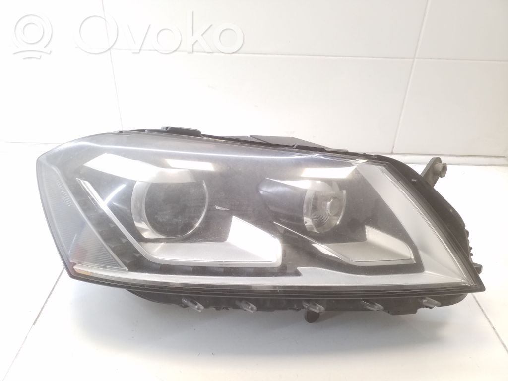 Volkswagen PASSAT B7 Faro/fanale 