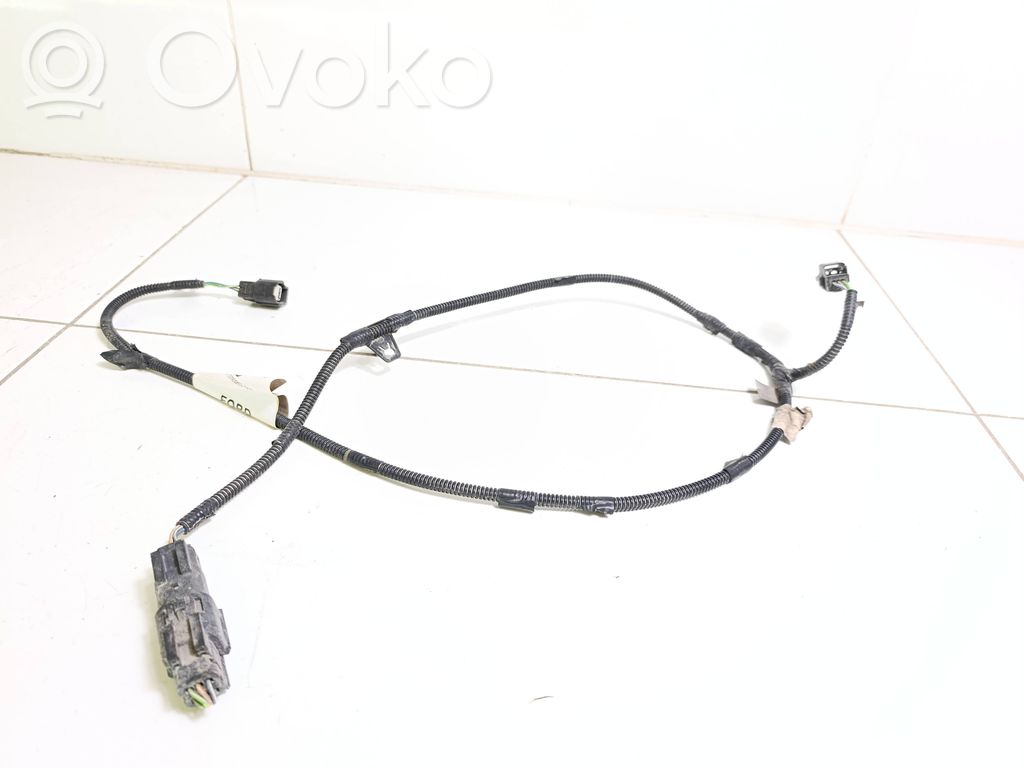 Cableado del sensor de aparcamiento (PDC)   KK2T15K868