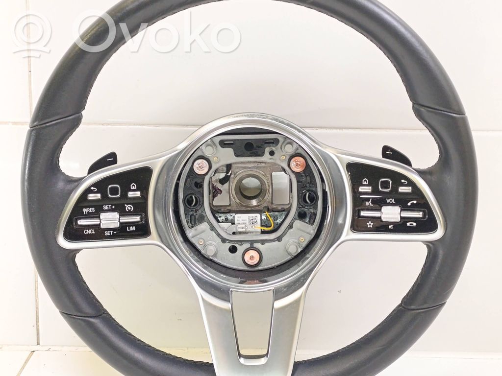 Mercedes-Benz EQA Volant