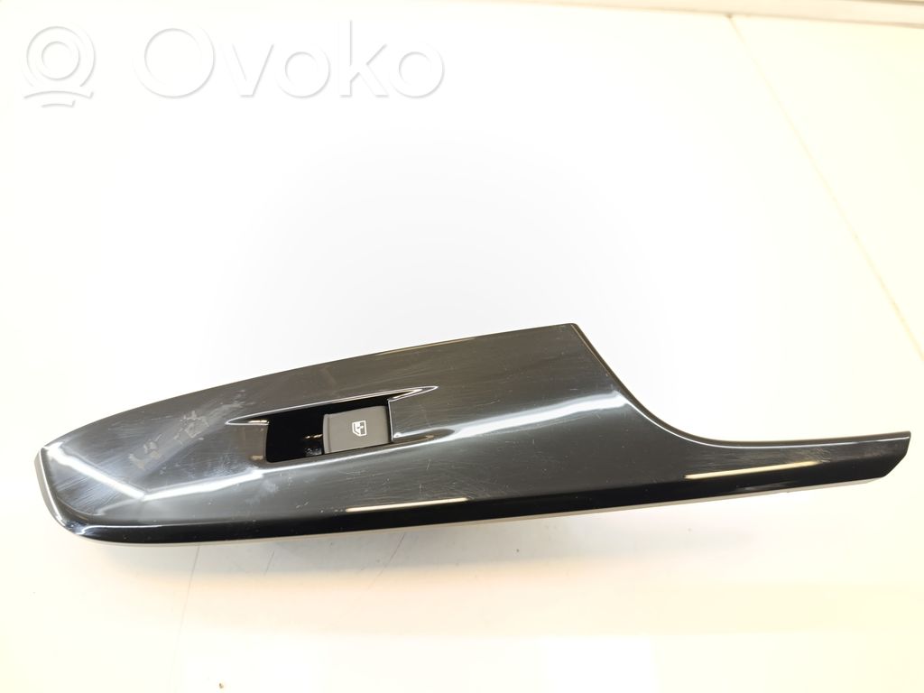 Electric window control switch   C00229748,C00100532