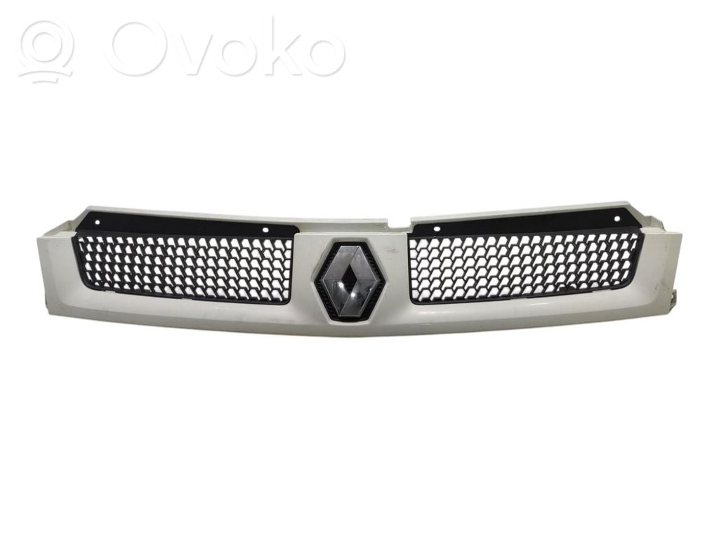 Renault Master II Front bumper upper radiator grill 