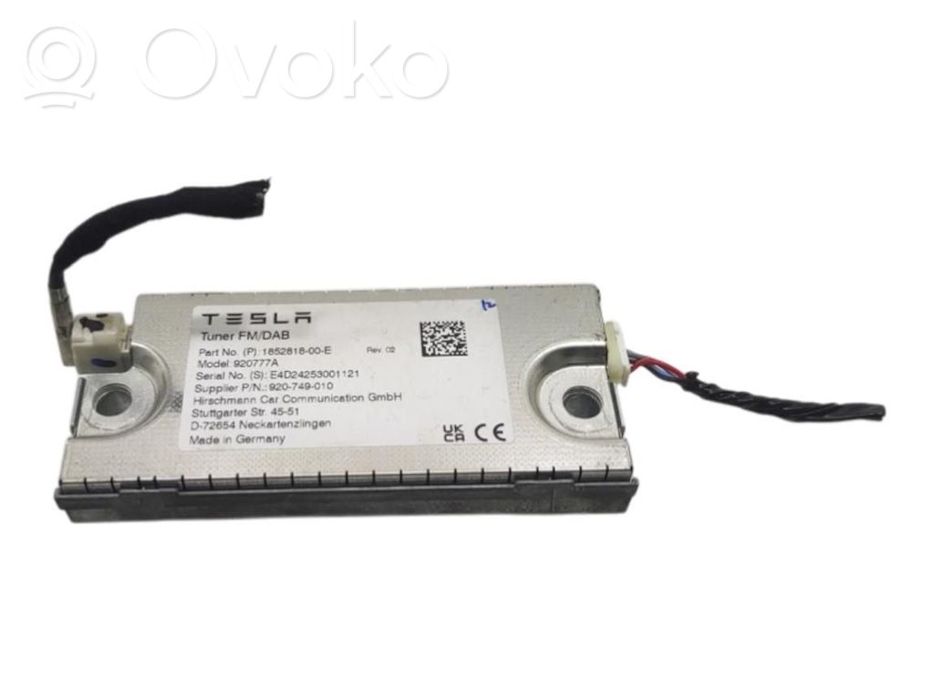 Tesla Model 3 Antenna control unit 