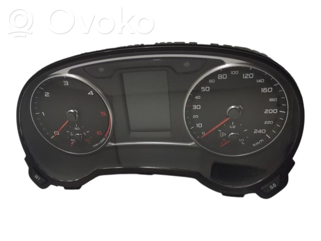 Audi A1 Geschwindigkeitsmesser Cockpit 