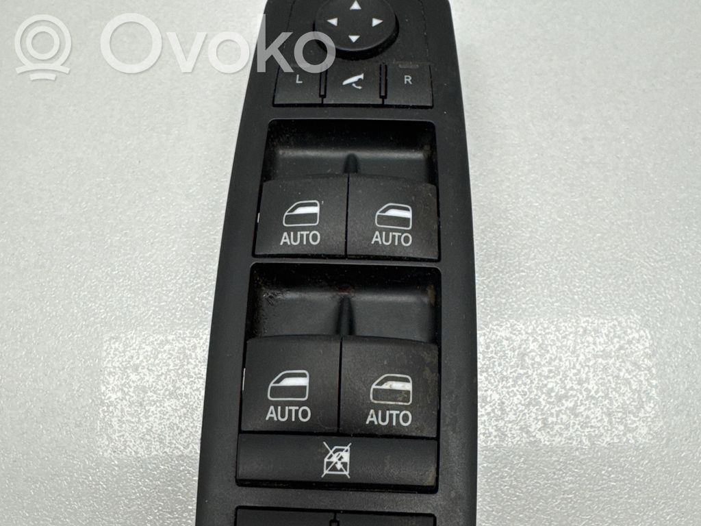 Chrysler Pacifica Electric window control switch 