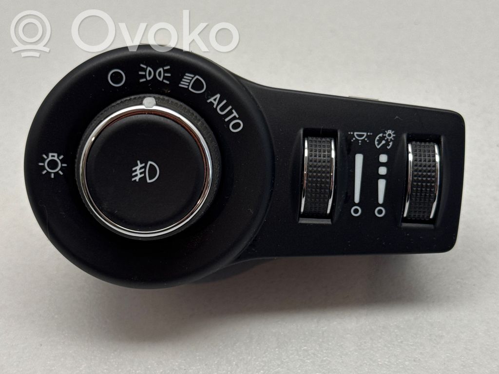 Chrysler Pacifica Light switch 
