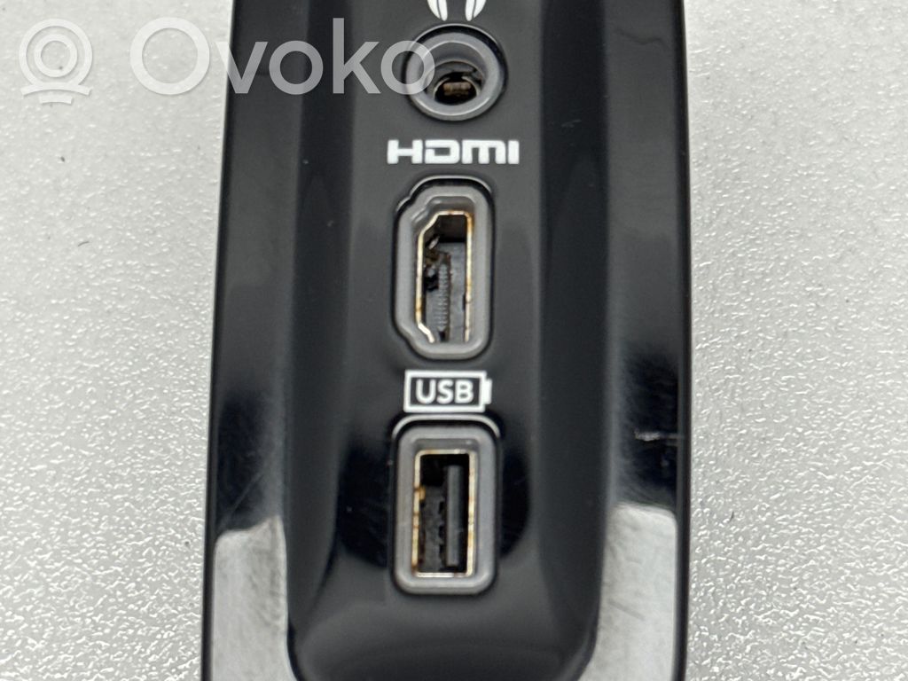 Chrysler Pacifica USB socket connector 