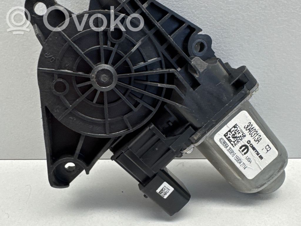 Priekšpusē loga pacēlāja motoriņš   3040313A,402806A,155834ZT14,30081655