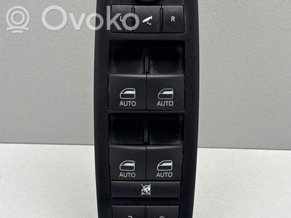 Chrysler Pacifica Electric window control switch 