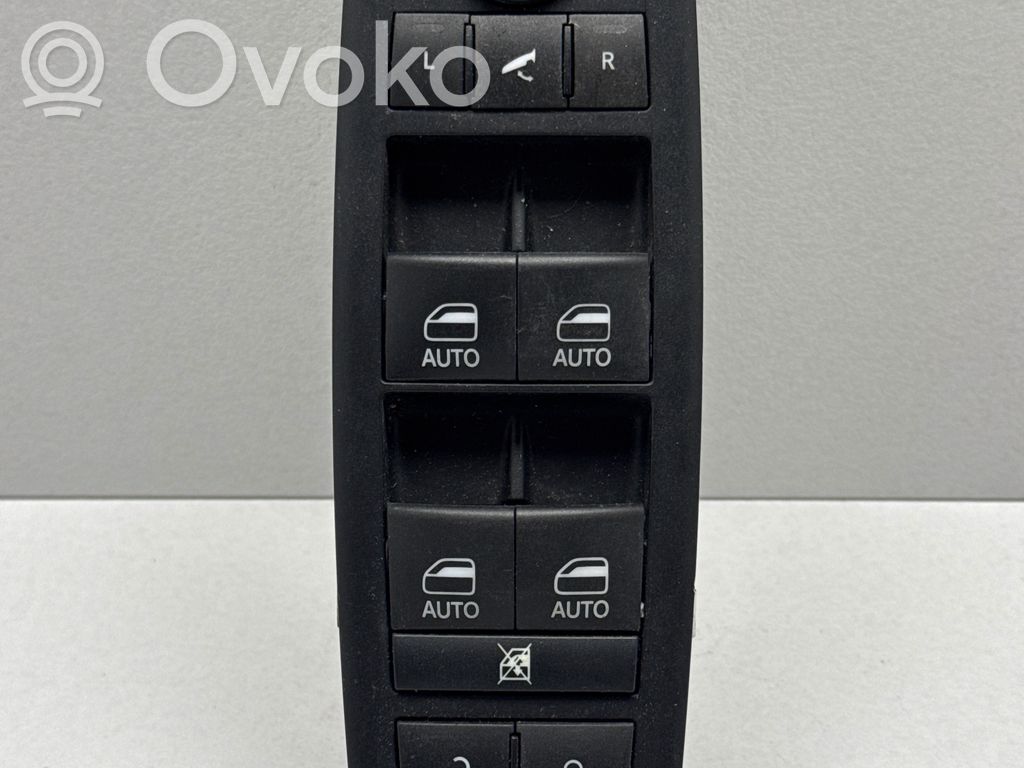Chrysler Pacifica Electric window control switch 