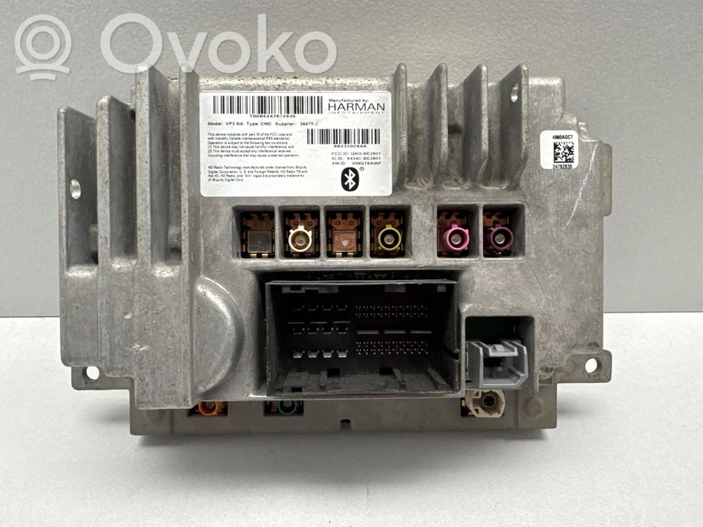 Chrysler Pacifica Radio/CD/DVD/GPS-pääyksikkö 
