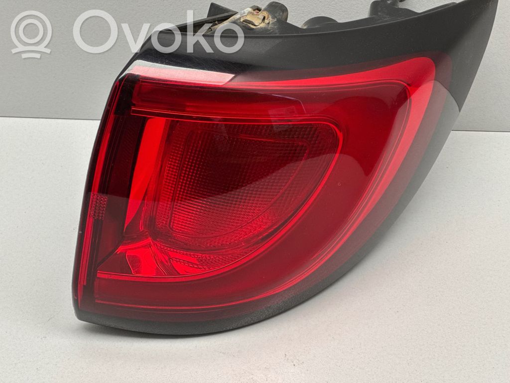 Chrysler Pacifica Rear/tail lights 