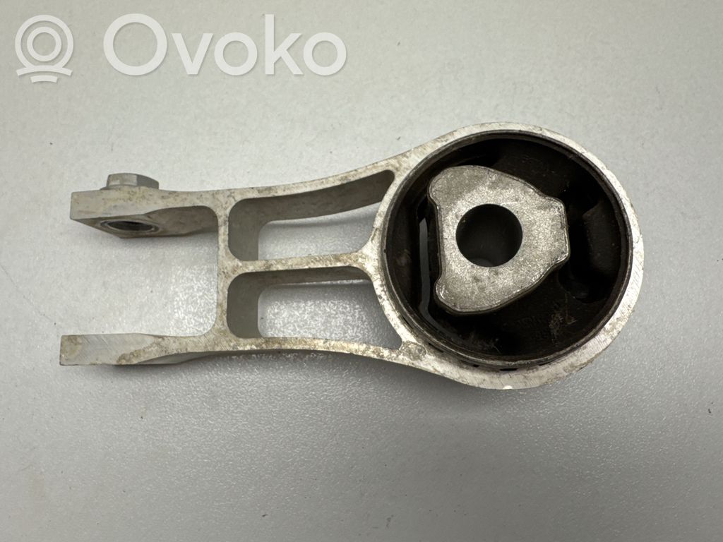 Chrysler Pacifica Engine mount bracket 
