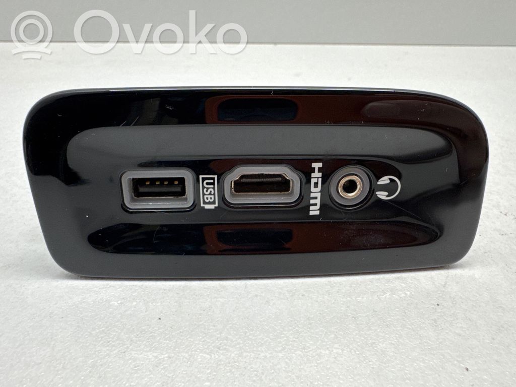 Chrysler Pacifica USB socket connector 