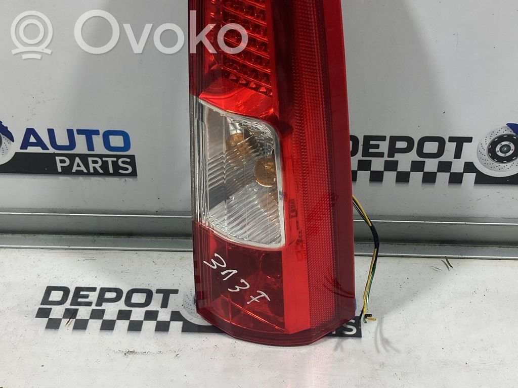 Volvo V70 Tailgate rear/tail lights 