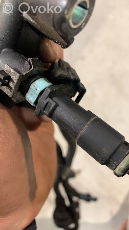 Volkswagen Polo IV 9N3 Inyector de combustible 