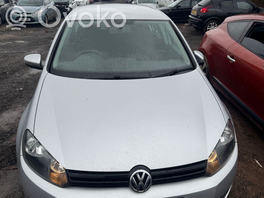 Volkswagen Golf VI Priekšpusē slēdzene 