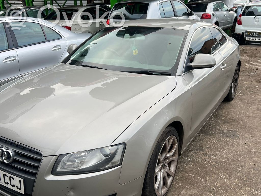 Audi A5 Sportback 8TA Priekšpusē slēdzene 