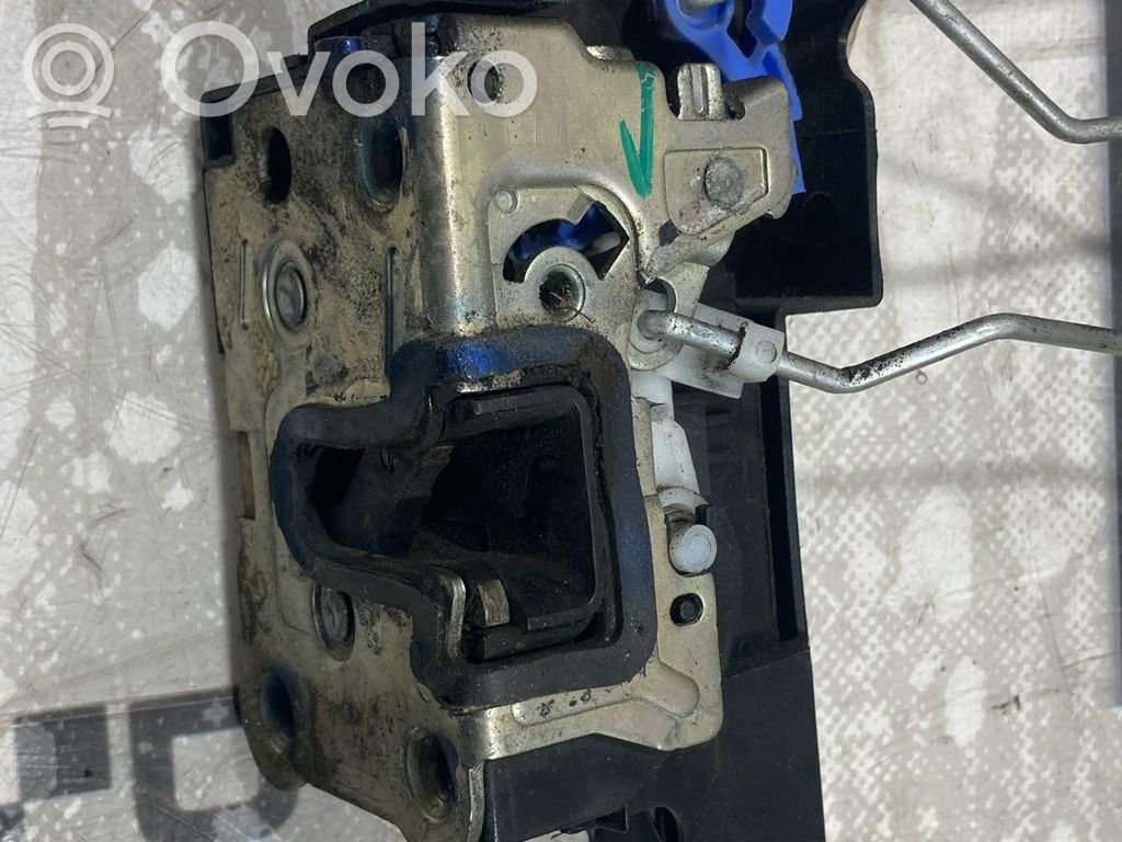 Dacia Duster Rear door lock 