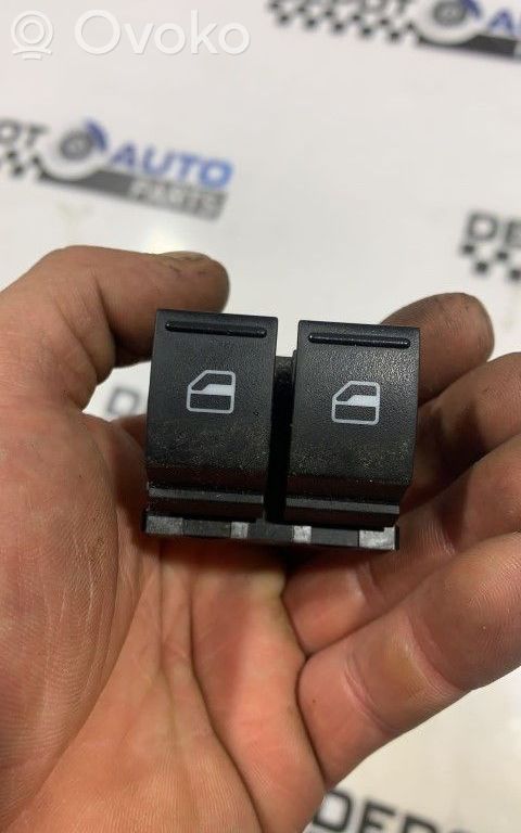 Volkswagen PASSAT B6 Electric window control switch 