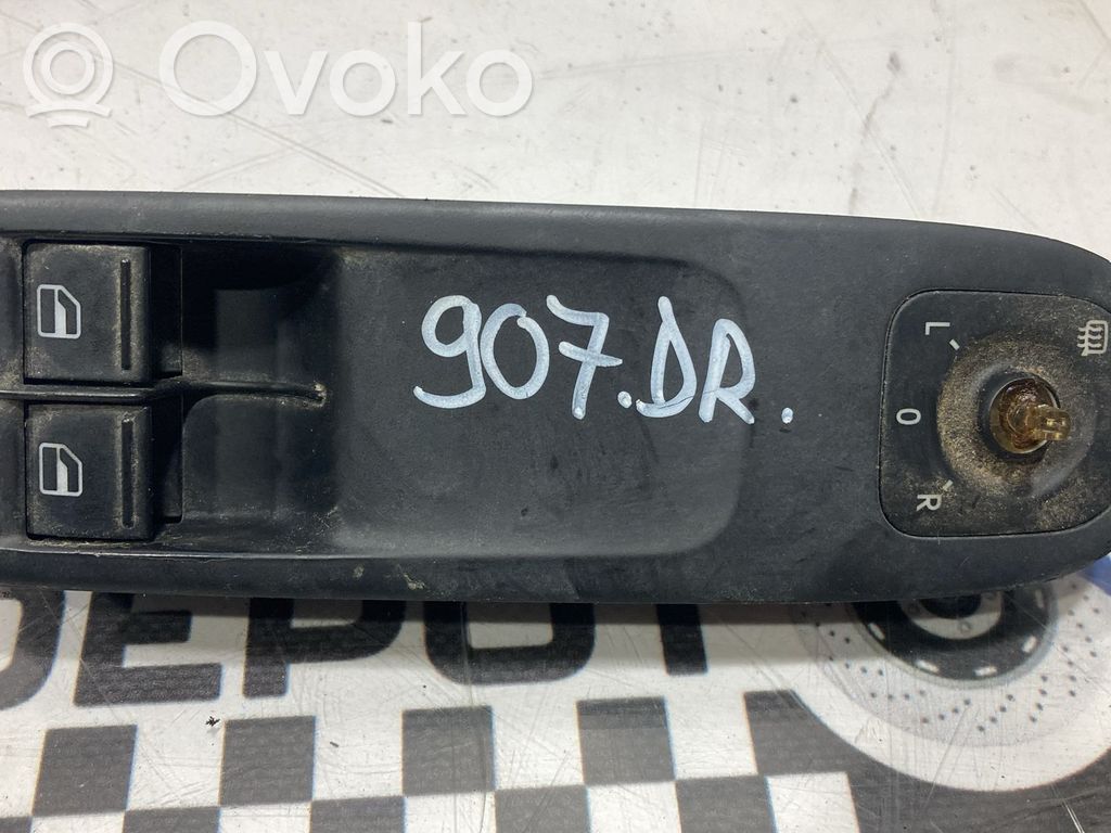 Volkswagen Golf VI Elektrisko logu slēdzis 