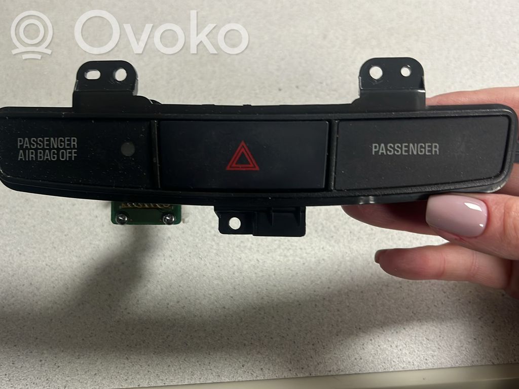 Mitsubishi Lancer Evolution X Hazard warning light relay 
