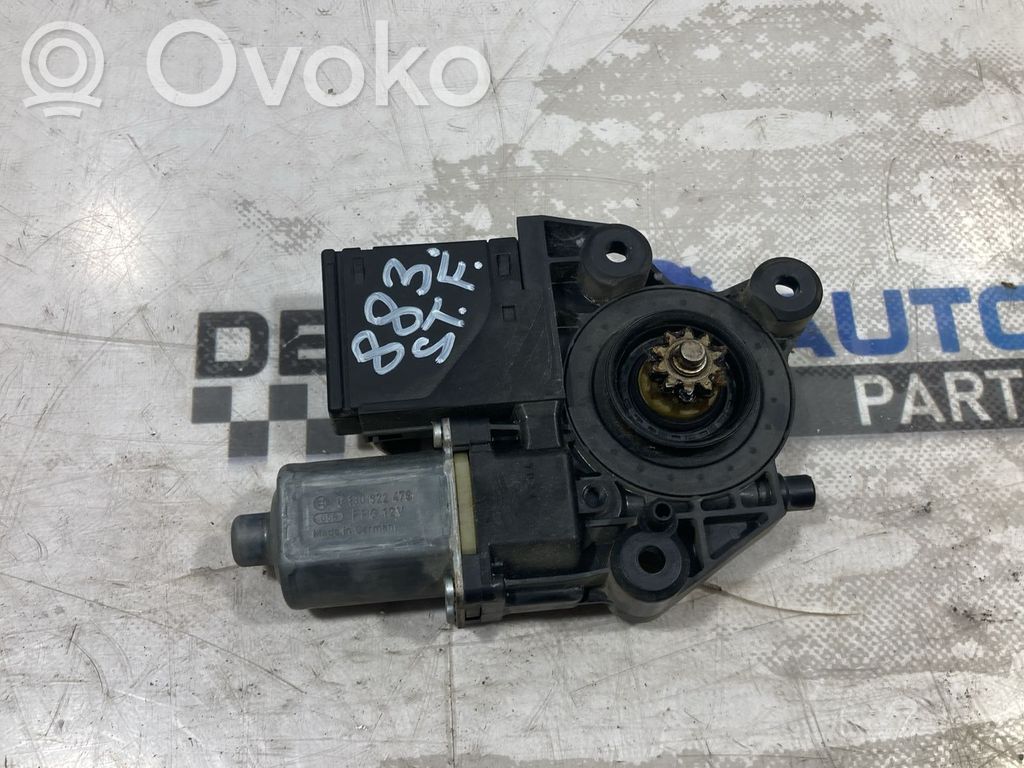 Renault Megane III Front door window regulator motor 