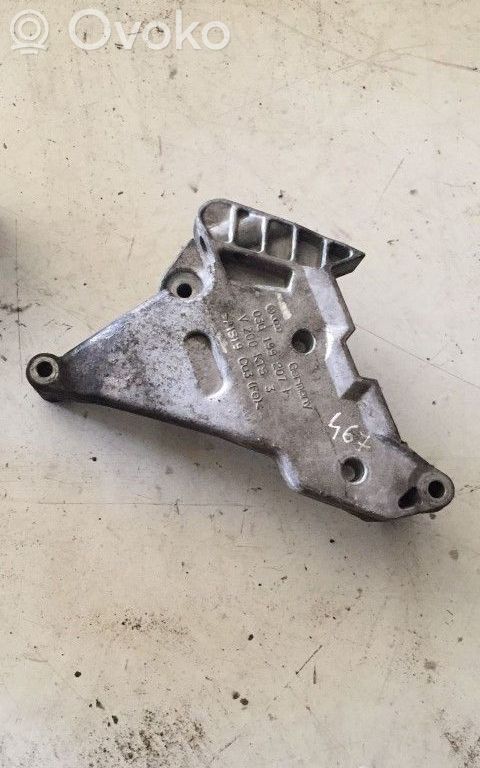 Volkswagen Golf V Engine mounting bracket 