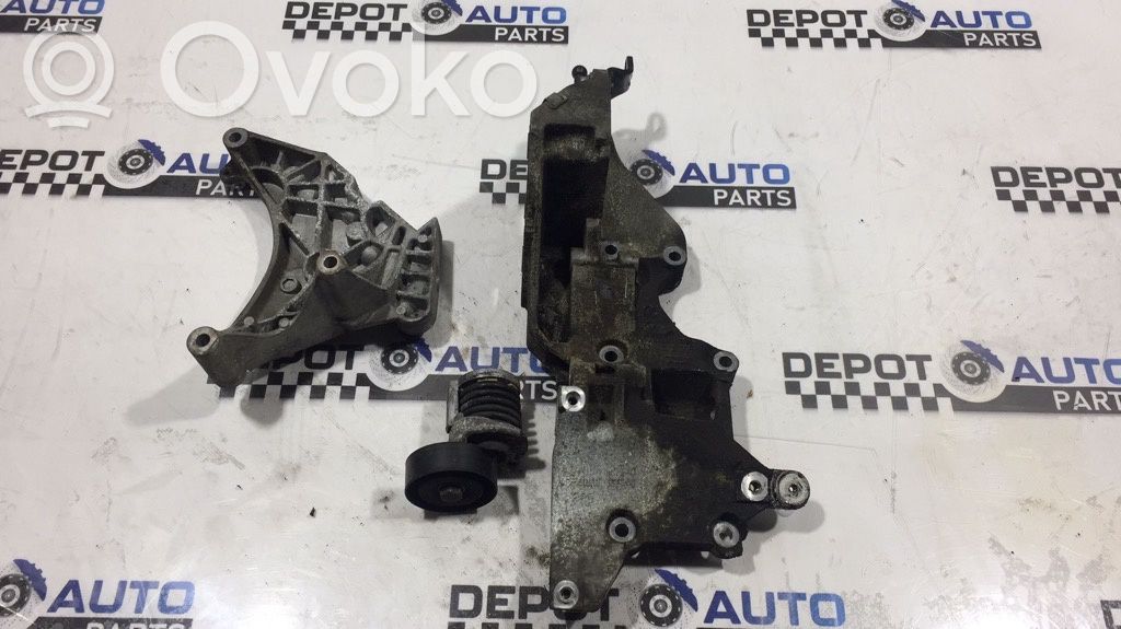 Volkswagen PASSAT B6 Engine mounting bracket 