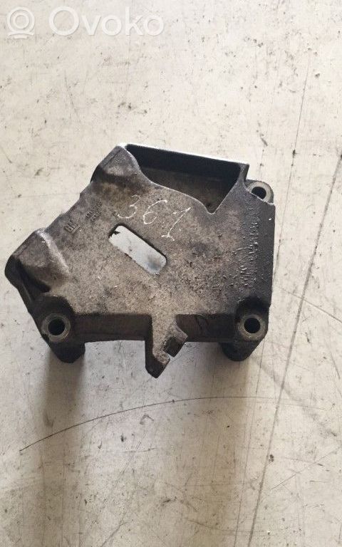 Opel Corsa D Engine mounting bracket 
