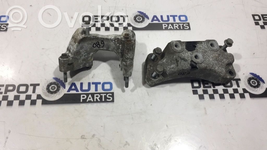 Ford Focus ST Engine mounting bracket 