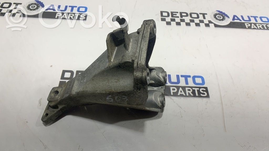 BMW M3 e90 Engine mounting bracket 