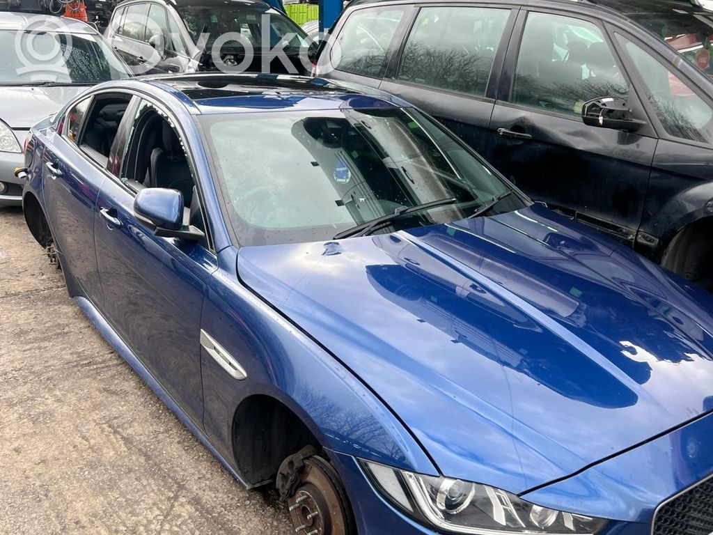 Jaguar XE Etuoven ikkunan nostomoottori 