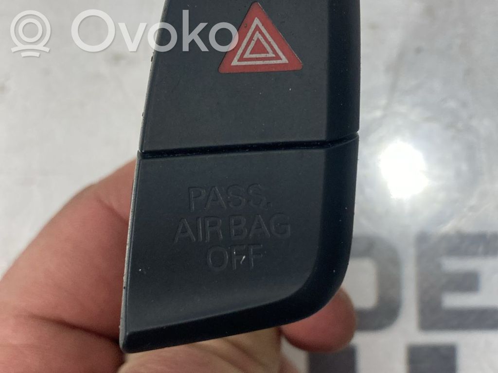 Audi A4 S4 B8 8K Реле аварийных фонарей 