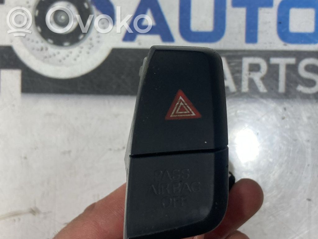 Audi A4 S4 B8 8K Реле аварийных фонарей 