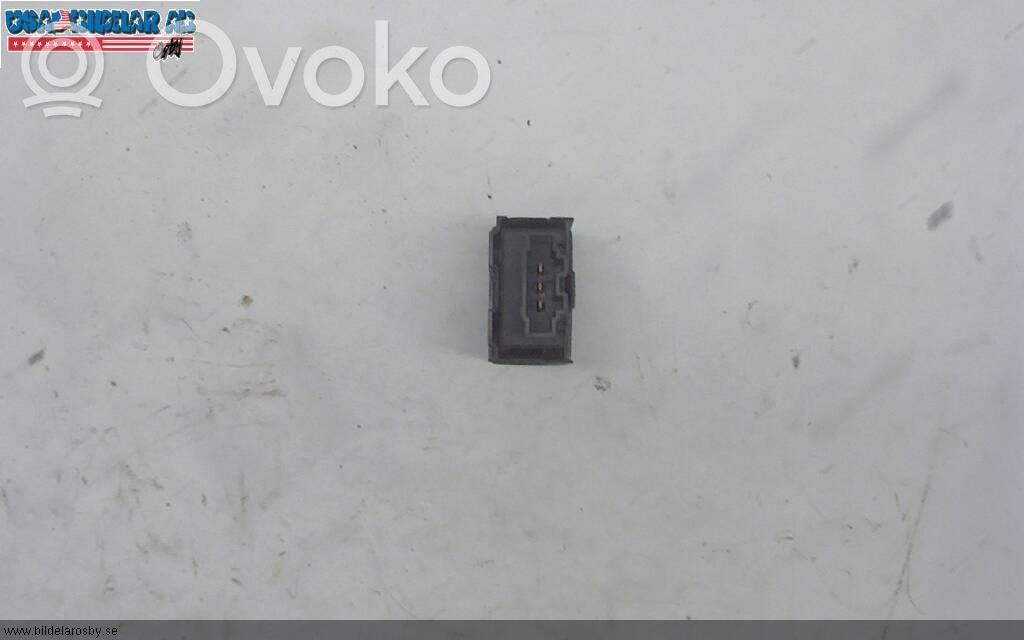 Light switch   YL8413K196AAW