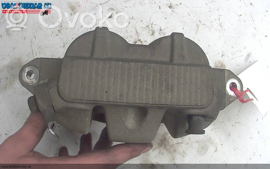 Ford Mustang V Передний суппорт 