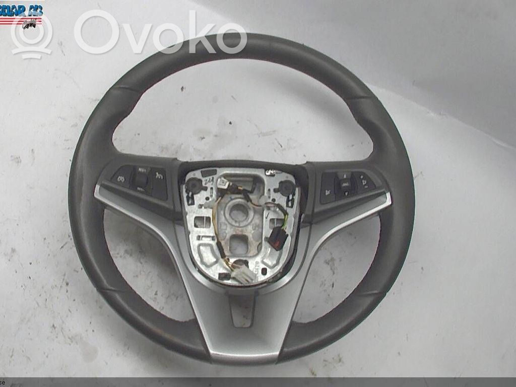 Chevrolet Cruze Ohjauspyörä 