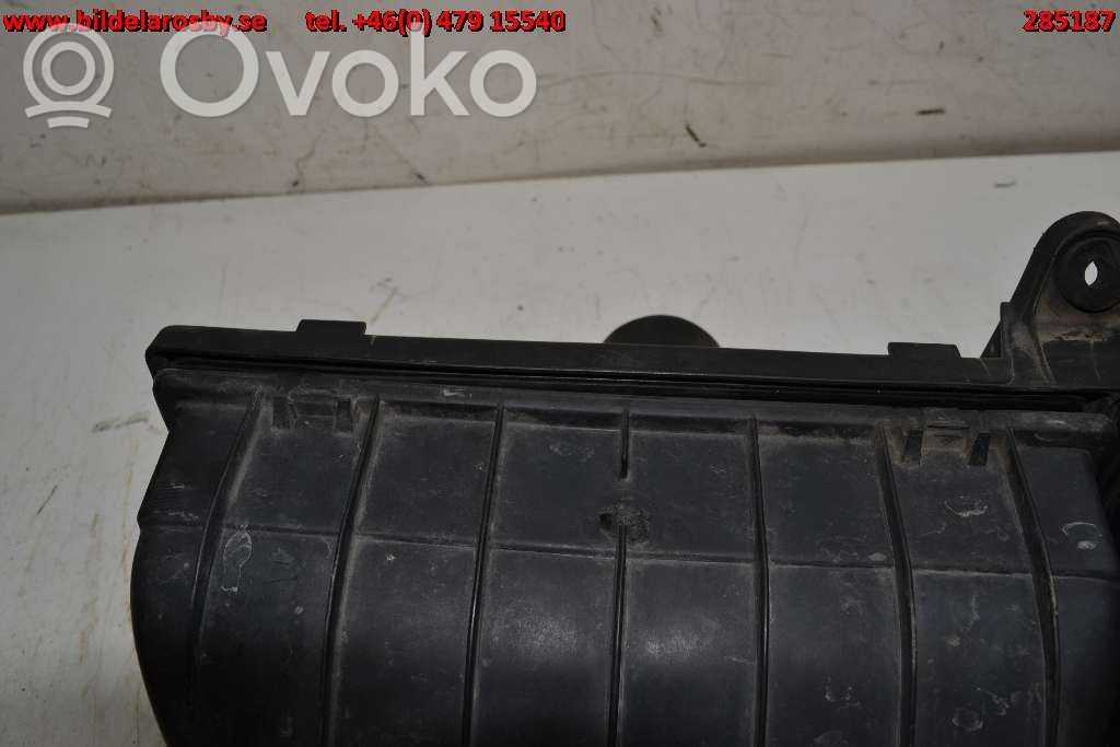 Air filter box   31906475