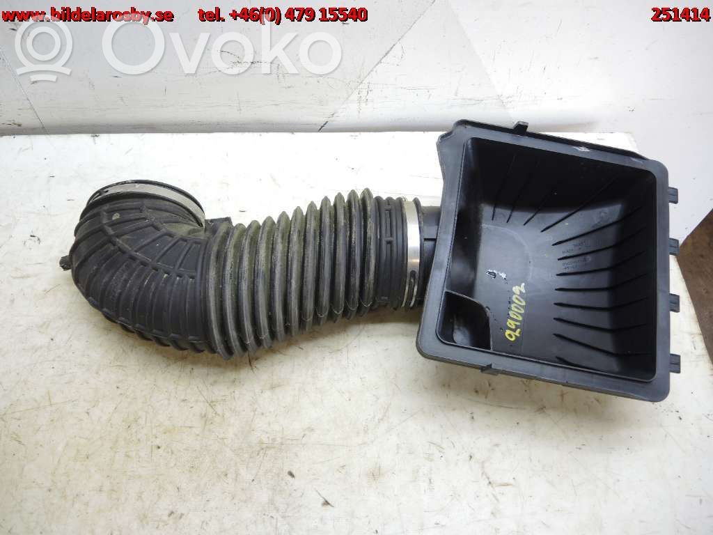 Air filter box   05029618AB