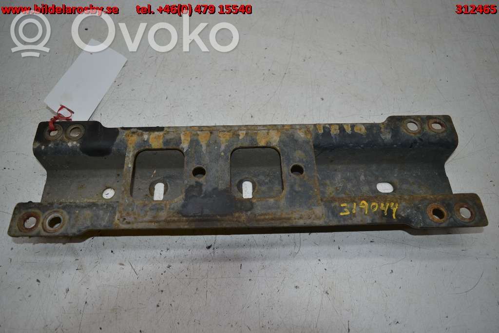 Gearbox mounting bracket
