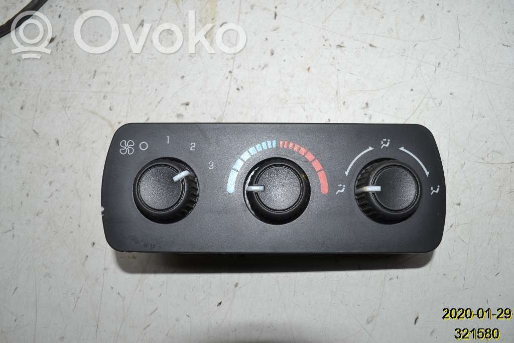 Chevrolet Suburban Climate control unit 