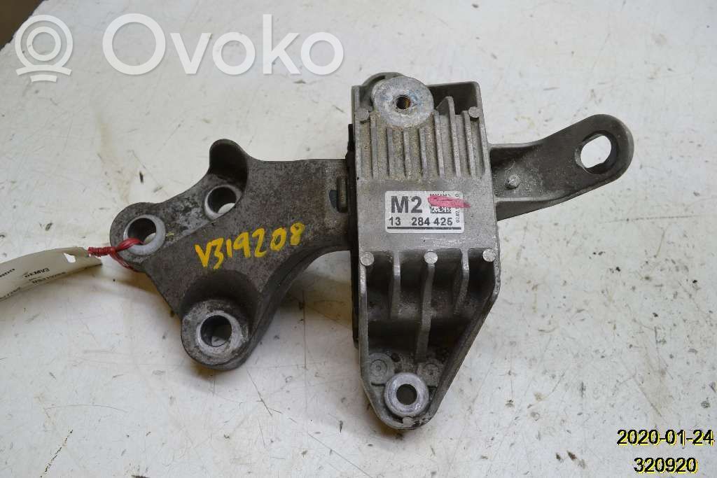 Engine mounting bracket   13284425