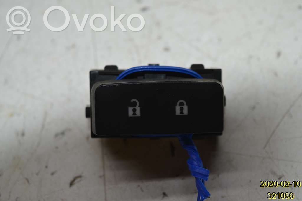 Chevrolet Camaro Central locking switch button 