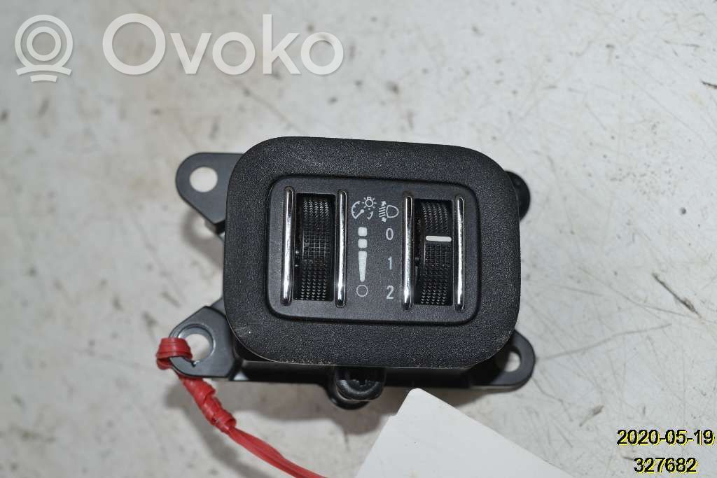 Interruptor de control del panel de luces   10023765