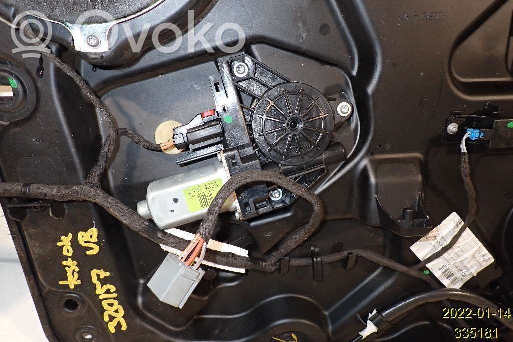 Regulador de puerta trasera con motor   13500271L