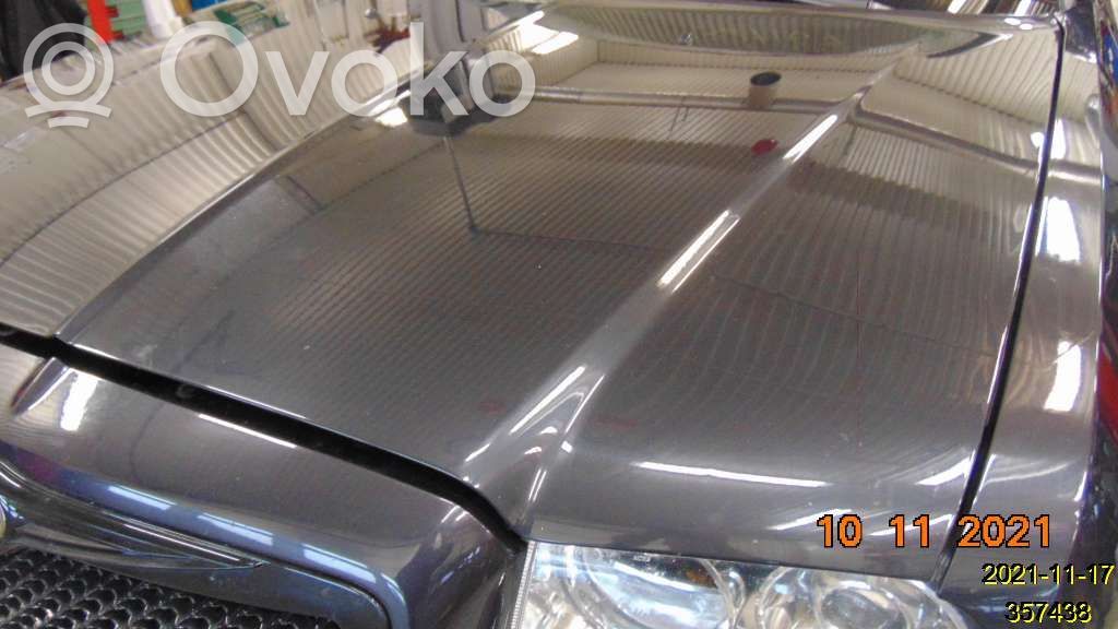 Chrysler 300 - 300C Konepelti 