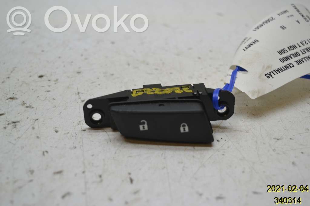 Chevrolet Orlando Central locking switch button 