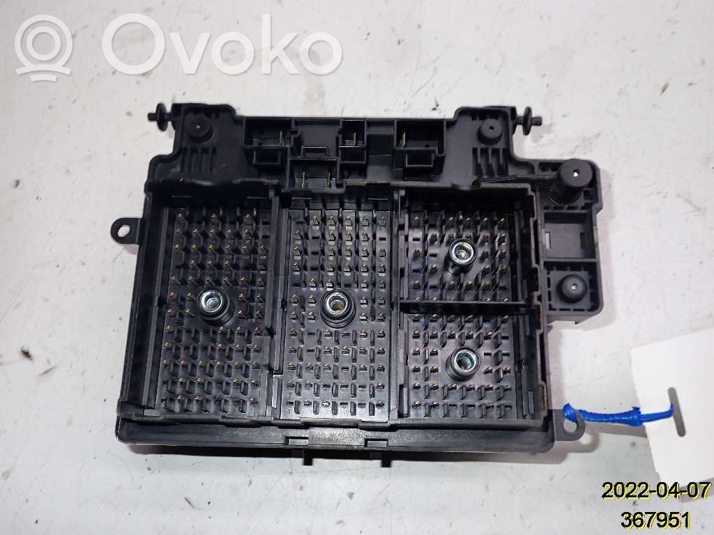 Chevrolet Suburban Saugiklių blokas 