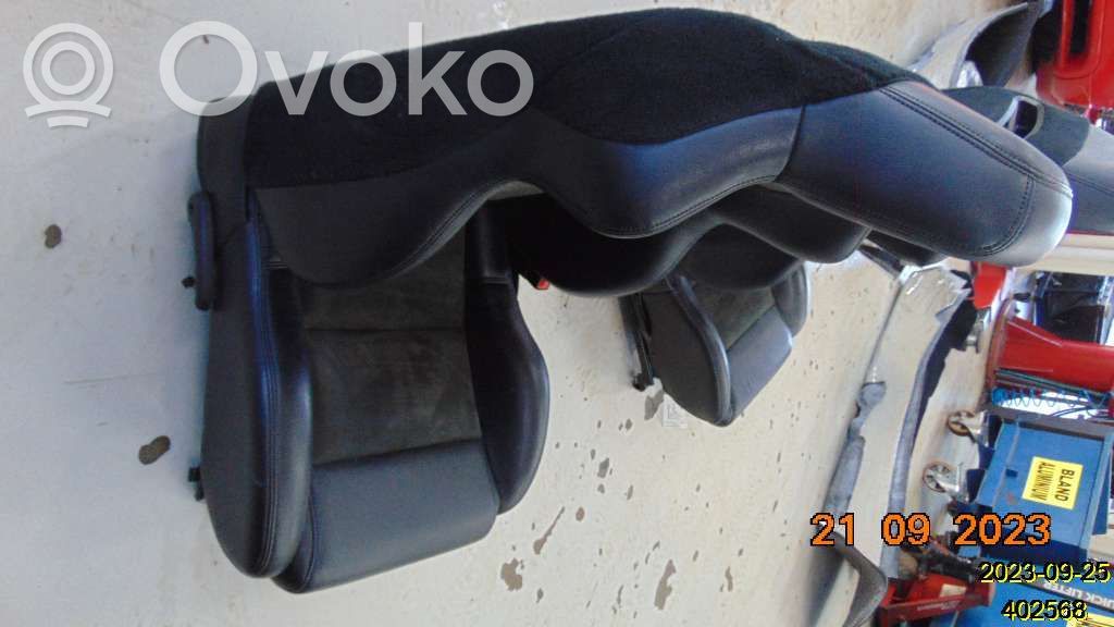 Front passenger seat   20201143R