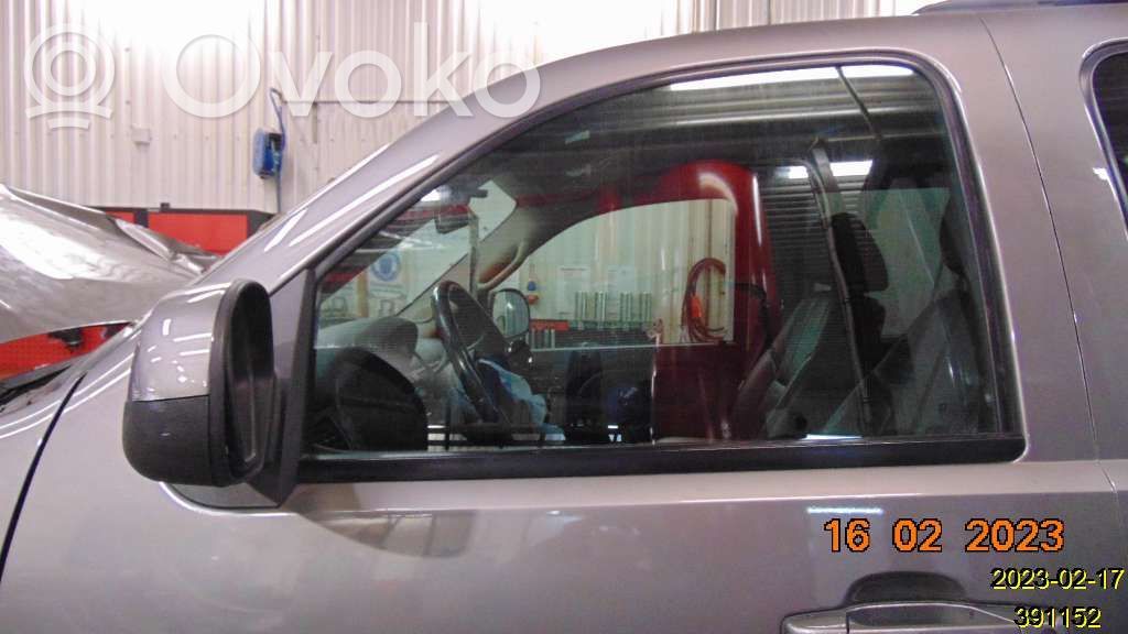 Chevrolet Suburban Priekinės durys 